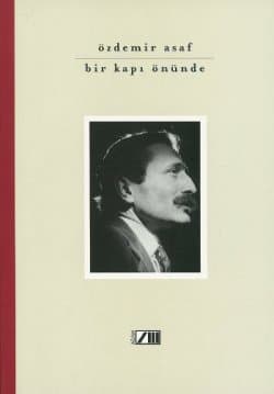 Bir Kapı Önünde